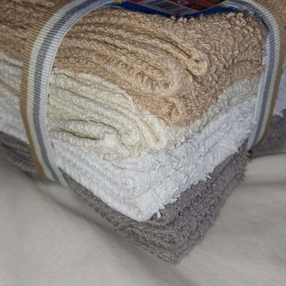 One dozen wash cloths